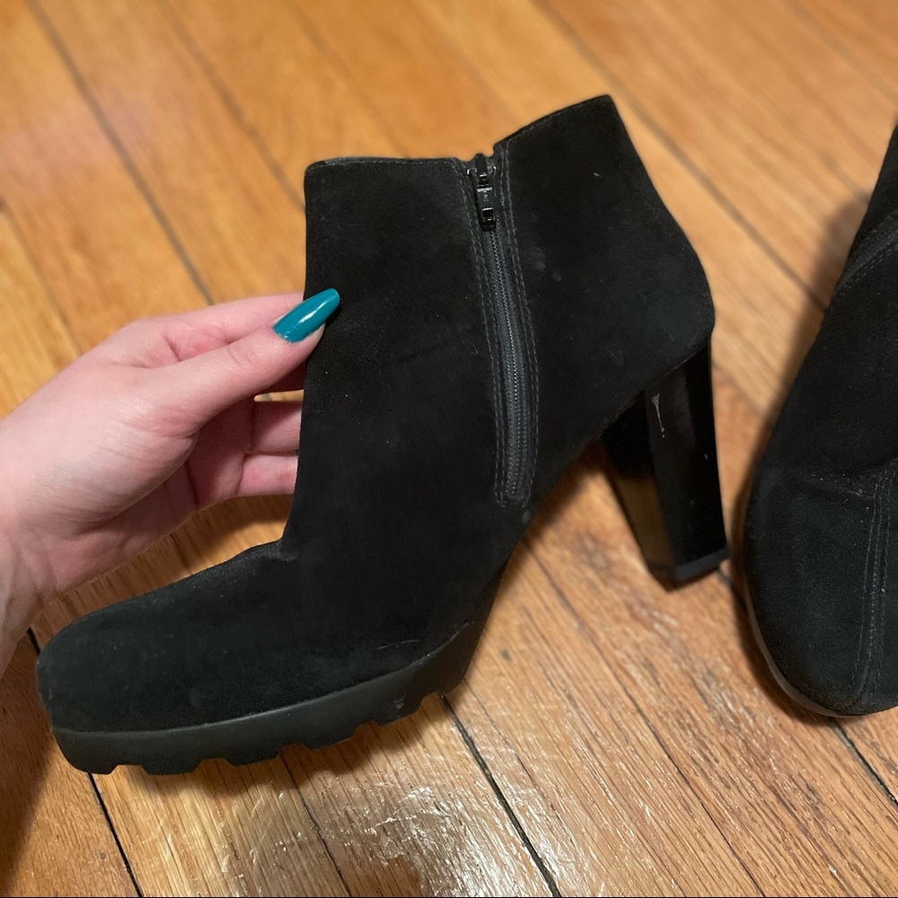 La CANADIENNE Black Suede Heeled Booties 8.5